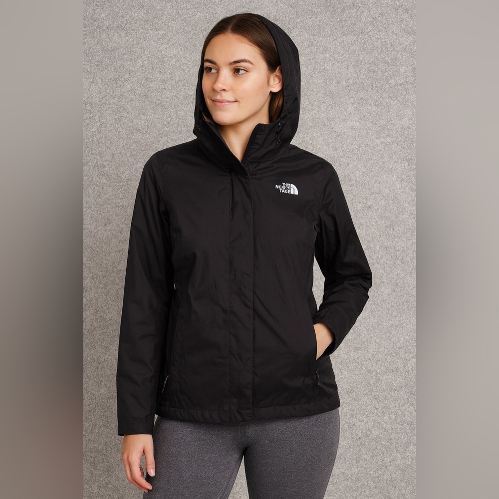 The North Face Women’s Lightweight Waterproof Windbreaker Black Jacket (M)